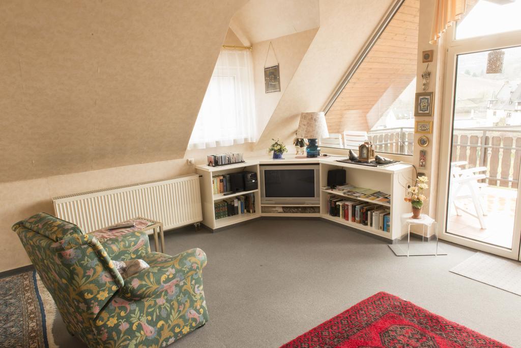 Ferienwohnung Burg Eltz Трейс-Карден Стая снимка