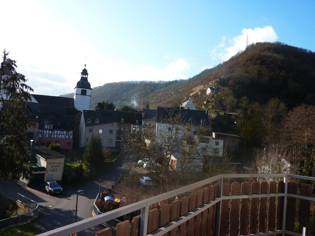 Ferienwohnung Burg Eltz Трейс-Карден Стая снимка